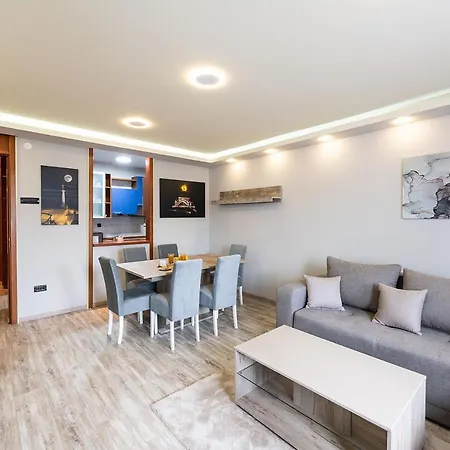 Apartament M & M Arena *