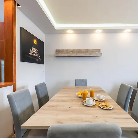 M & M Arena Apartment